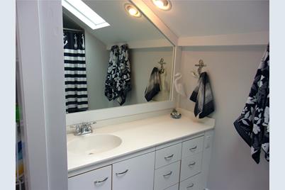 22 Dixon Street, Newport, RI 02840 - Photo 4