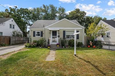 79 Flint Street, Pawtucket, RI 02861 - Photo 1