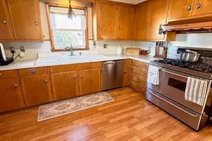 41 Cottage St, Cranston, RI 02910 - Photo 6