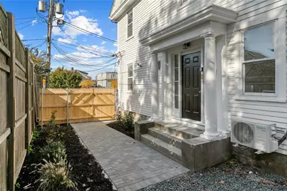 131 Broadway #6, Newport, RI 02840 - Photo 1