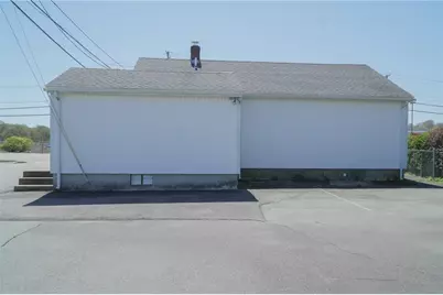124 East Main Road, Middletown, RI 02842 - Photo 6