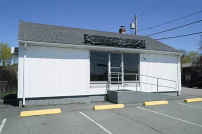 124 East Main Road, Middletown, RI 02842 - Photo 1
