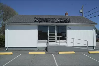 124 East Main Road, Middletown, RI 02842 - Photo 2