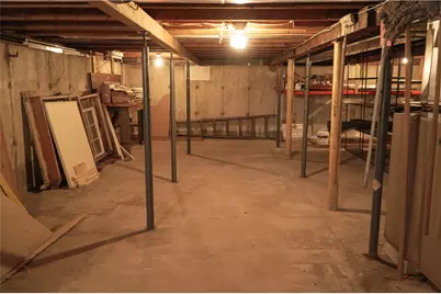 124 East Main Road, Middletown, RI 02842 - Photo 16