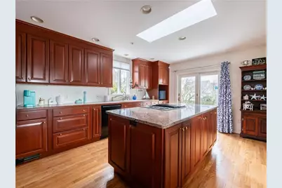 132 Memorial Boulevard, Newport, RI 02840 - Photo 12