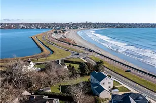 132 Memorial Blvd, Newport, RI 02840 - Photo 4