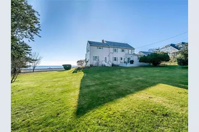 132 Memorial Boulevard, Newport, RI 02840 - Photo 16