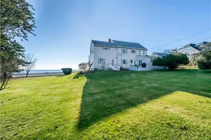 132 Memorial Blvd, Newport, RI 02840 - Photo 16