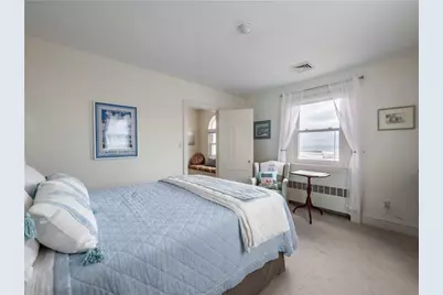 132 Memorial Boulevard, Newport, RI 02840 - Photo 12