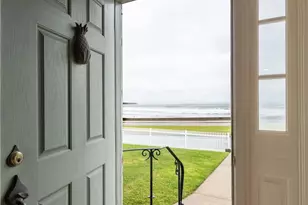 132 Memorial Blvd, Newport, RI 02840 - Photo 2