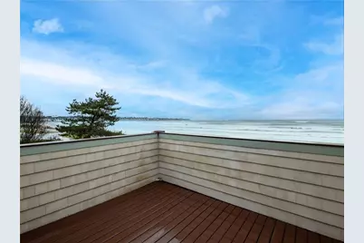 132 Memorial Boulevard, Newport, RI 02840 - Photo 4