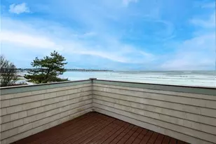 132 Memorial Blvd, Newport, RI 02840 - Photo 4