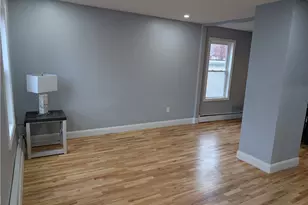 126 Dunnell Ave, Pawtucket, RI 02860 - Photo 4