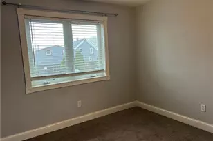 728 Beverage Hill Ave, Pawtucket, RI 02861 - Photo 8