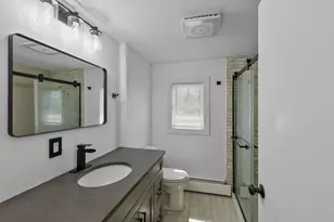 231 Hyde St, Cranston, RI 02920 - Photo 10
