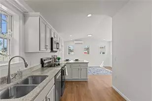 64 Burnside Ave, Narragansett, RI 02882 - Photo 4