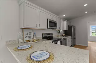 64 Burnside Ave, Narragansett, RI 02882 - Photo 8