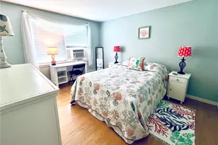 70 Carroll Ave, Newport, RI 02840 - Photo 6