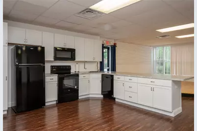 413 High Street, Bristol, RI 02809 - Photo 10