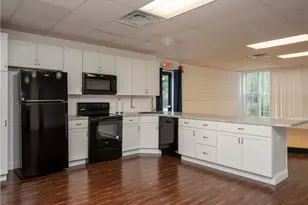 413 High St, Bristol, RI 02809 - Photo 10