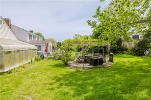 129 Lawrence Dr, Portsmouth, RI 02871 - Photo 10