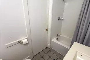 178 Bowen St, Providence, RI 02906 - Photo 8