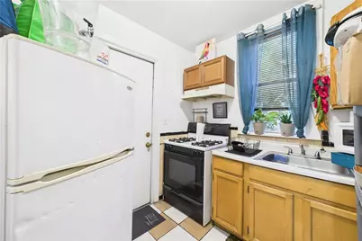 33 Adelaide Avenue, Providence, RI 02907 - Photo 18