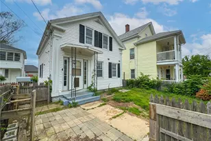 233 Grove St, Woonsocket, RI 02895 - Photo 4