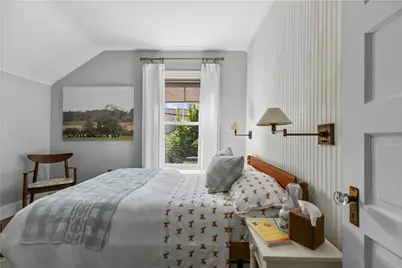 132 Ruggles Avenue, Newport, RI 02840 - Photo 18