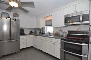 62 Stone Ave, Warwick, RI 02889 - Photo 4