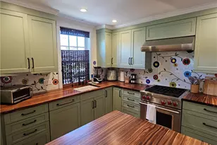 209 Coggeshall Ave, Newport, RI 02840 - Photo 16