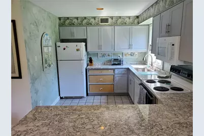 15 Hammersmith Road #33, Newport, RI 02840 - Photo 8