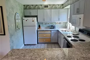 15 Hammersmith Rd, Newport, RI 02840 - Photo 8