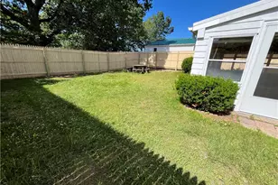 16 Winthrop St, Cranston, RI 02910 - Photo 4