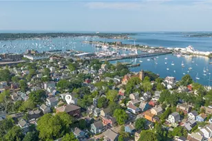 11 Willow St, Newport, RI 02840 - Photo 2