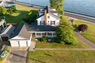 1874 Main Rd, Tiverton, RI 02878 - Photo 12