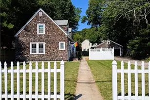125 Roger Williams, East Providence, RI 02916 - Photo 2