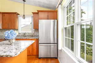 39 President Dr, Narragansett, RI 02882 - Photo 14