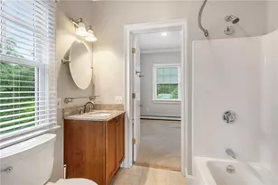 21 Bonnet View Dr, Jamestown, RI 02835 - Photo 12