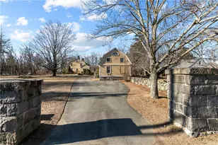 237 Commonwealth Ave, Warwick, RI 02886 - Photo 4