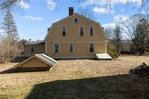 237 Commonwealth Ave, Warwick, RI 02886 - Photo 6