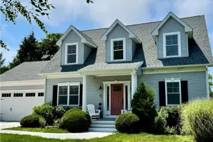 21 Helm St, Jamestown, RI 02835 - Photo 2