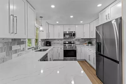 8 Woodsia Road, Narragansett, RI 02874 - Photo 2