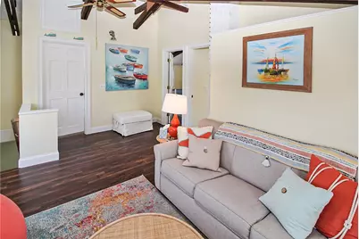 28 W Narragansett Avenue, Newport, RI 02840 - Photo 28