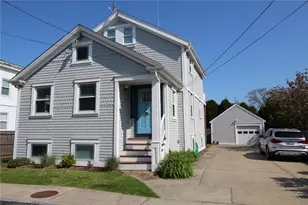 28 W Narragansett Ave, Newport, RI 02840 - Photo 2