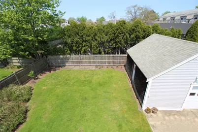 28 W Narragansett Avenue, Newport, RI 02840 - Photo 34