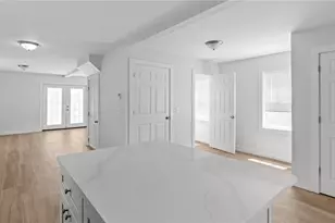 2958 E Main Rd, Portsmouth, RI 02871 - Photo 12