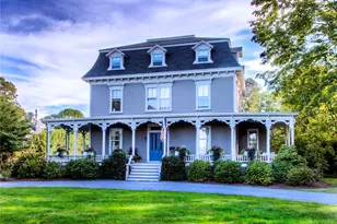 15 Berkeley Ave, Newport, RI 02840 - Photo 2