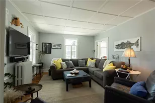 65 Houston Ave, Newport, RI 02840 - Photo 6