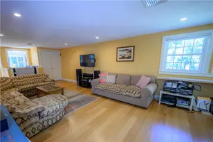 46 S River Dr, Narragansett, RI 02882 - Photo 12